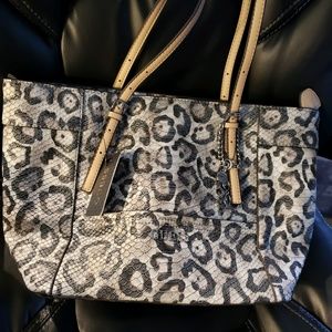 GUESS PURSE / TOTE.....NWT.....ANIMAL PRINT